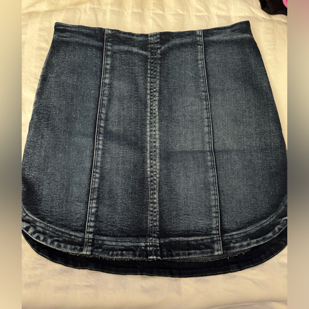 Etiquette Jean Skirt